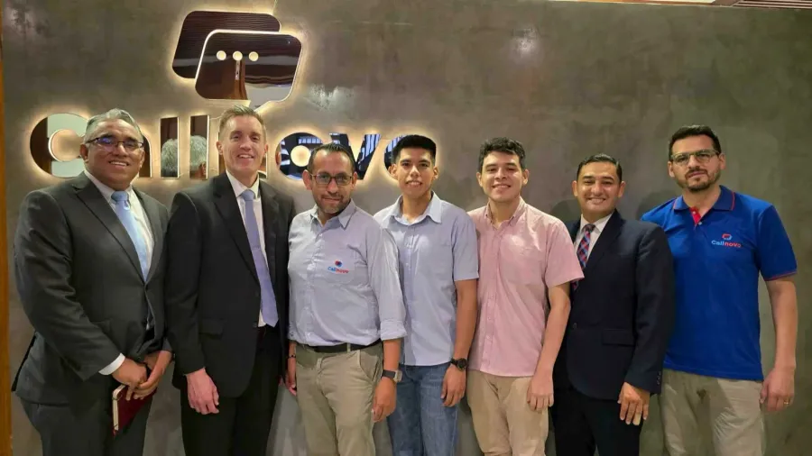 Callnovo Bolivia leadership team at the office