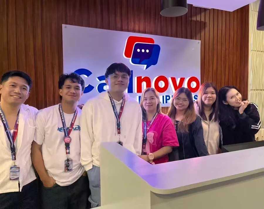 Callnovo Philippines team group photo at office lobby